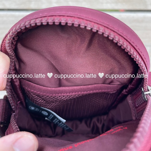 🍁NWT🇨🇦RARE Lululemon Team Canada 22 Future Legacy Crossbody Bag in Red Merlot - Picture 8 of 10